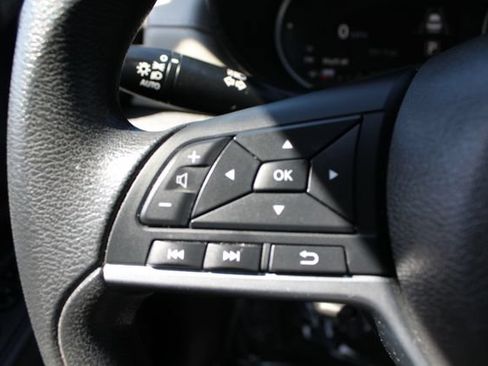 Used 2021 Nissan Versa SV FWD image 44