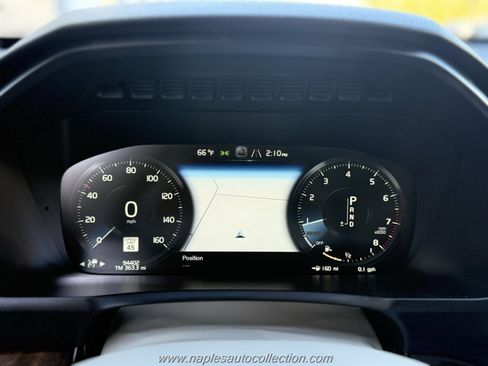 Used 2017 Volvo XC90 T5 Momentum w/ Vision Package image 13