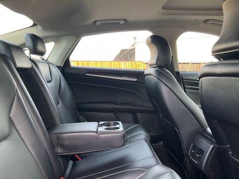 Used 2019 Ford Fusion Titanium image 27