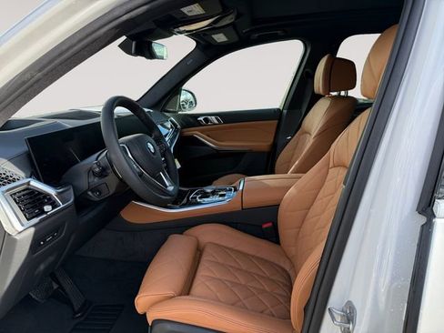 New 2026 BMW X5 xDrive50e w/ Climate Comfort Package AWD/4WD image 9
