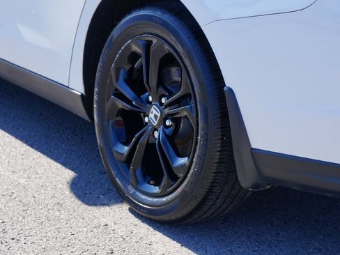 Certified 2025 Honda Accord SE image 9