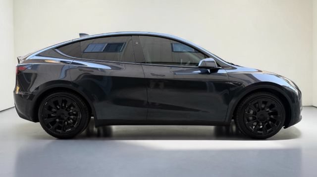 Used 2024 Tesla Model Y Long Range RWD image 7
