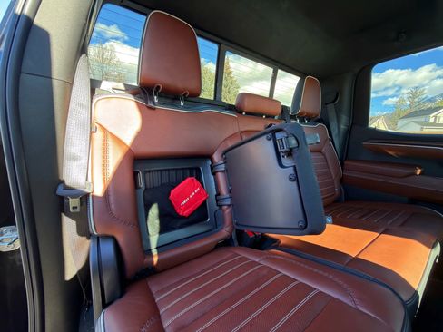 Used 2023 GMC Sierra 1500 Denali Ultimate image 9