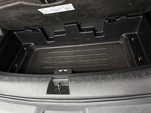 Used 2018 Chevrolet Traverse LT AWD/4WD image 38