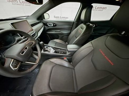 Used 2024 Jeep Compass Trailhawk image 19