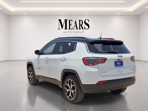 Used 2025 Jeep Compass Limited AWD/4WD image 3