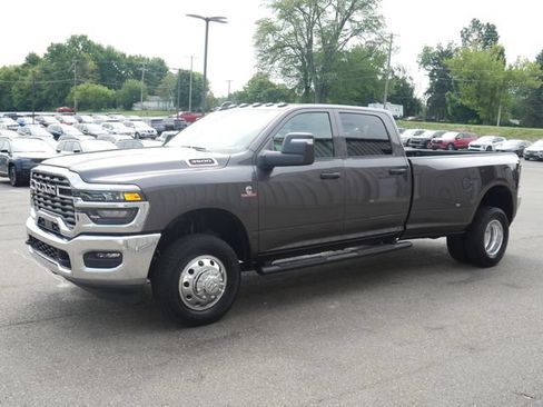 Used 2026 RAM 3500 Tradesman AWD/4WD image 8