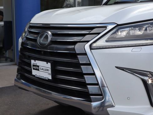 Used 2016 Lexus LX 570 4WD image 36