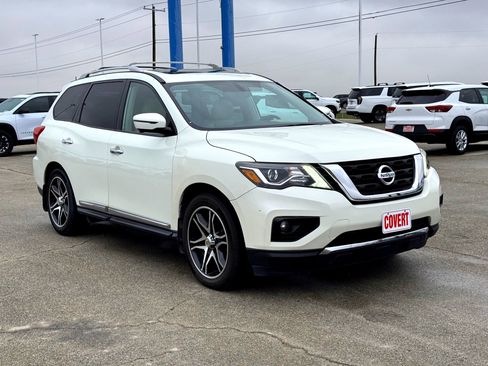 Used 2019 Nissan Pathfinder Platinum image 4