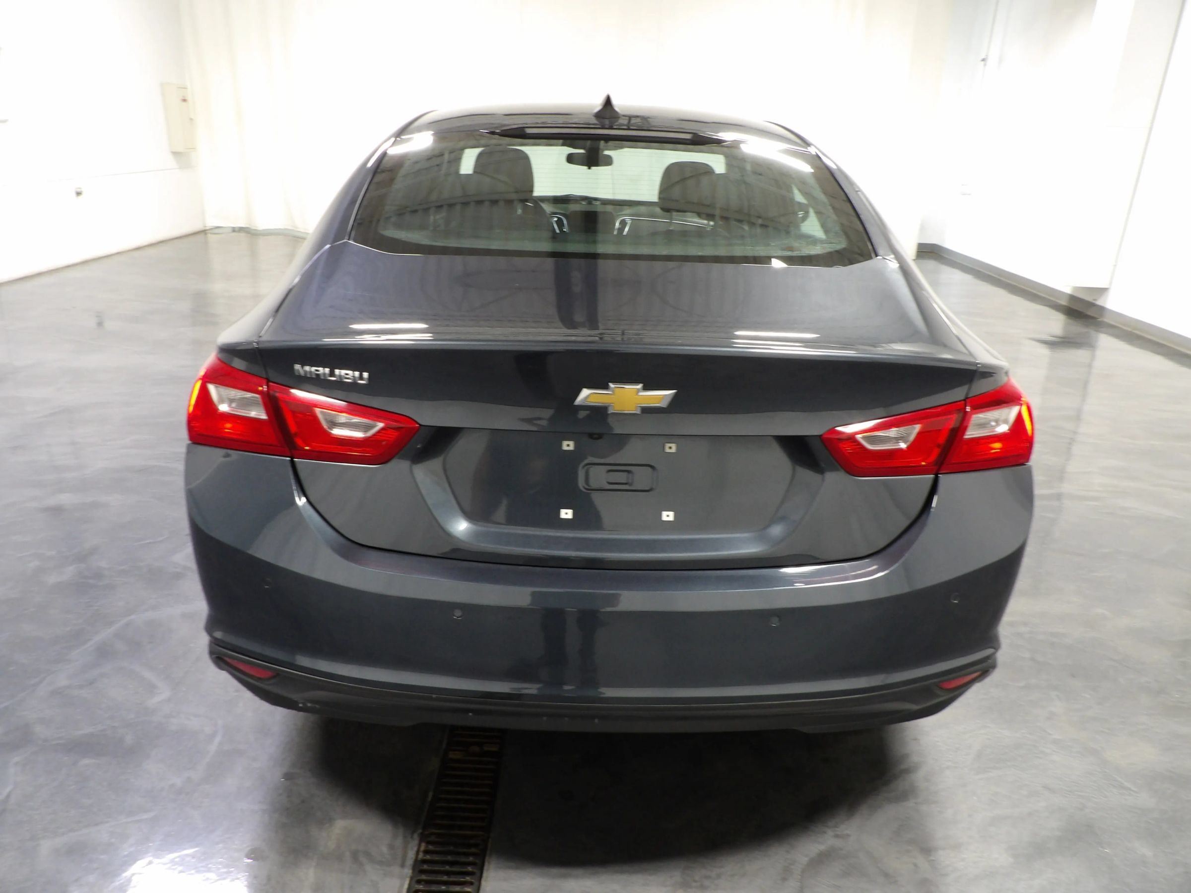 Used 2021 Chevrolet Malibu LS w/ Driver Confidence Package FWD image 5