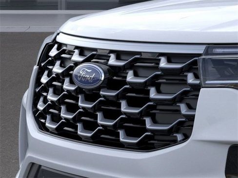 New 2026 Ford Explorer Platinum w/ LUX Leather Package image 17