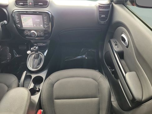 Used 2019 Kia Soul + w/ Audio Package image 18