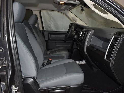 Used 2018 RAM 2500 Tradesman w/ Chrome Appearance Group image 31