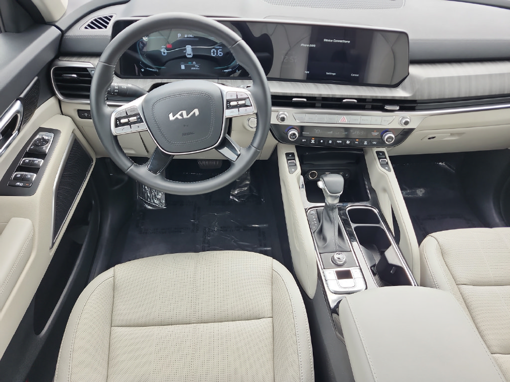 Used 2024 Kia Telluride EX w/ EX Captain's Chair Package FWD image 18