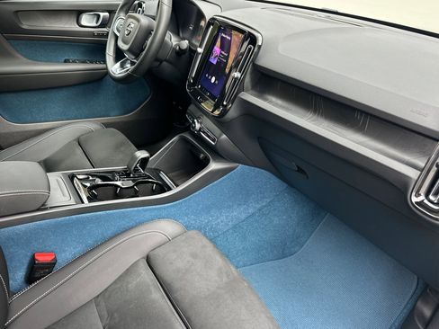 Certified 2023 Volvo C40 P8 Recharge Ultimate image 19