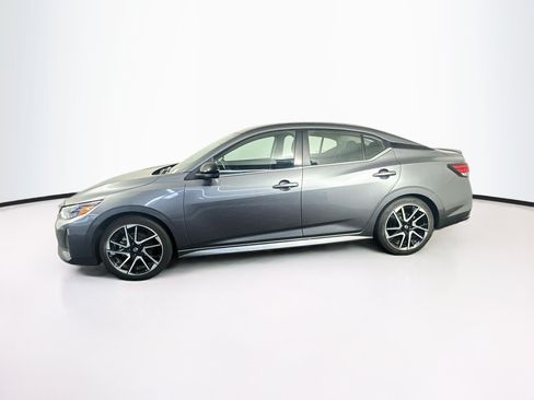 Used 2025 Nissan Sentra SR FWD image 4
