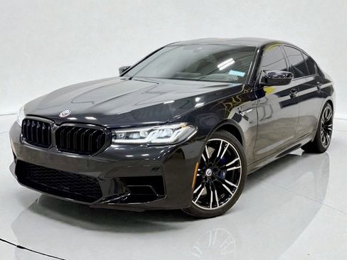 Used 2023 BMW M5 image 4