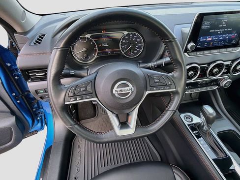 Used 2023 Nissan Sentra SR w/ SR Premium Package FWD image 11