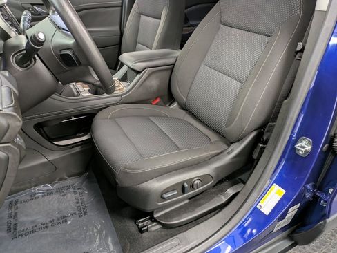 Used 2023 GMC Acadia SLE w/ Driver Convenience Package image 10