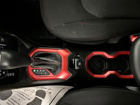 Used 2017 Jeep Renegade Trailhawk image 23