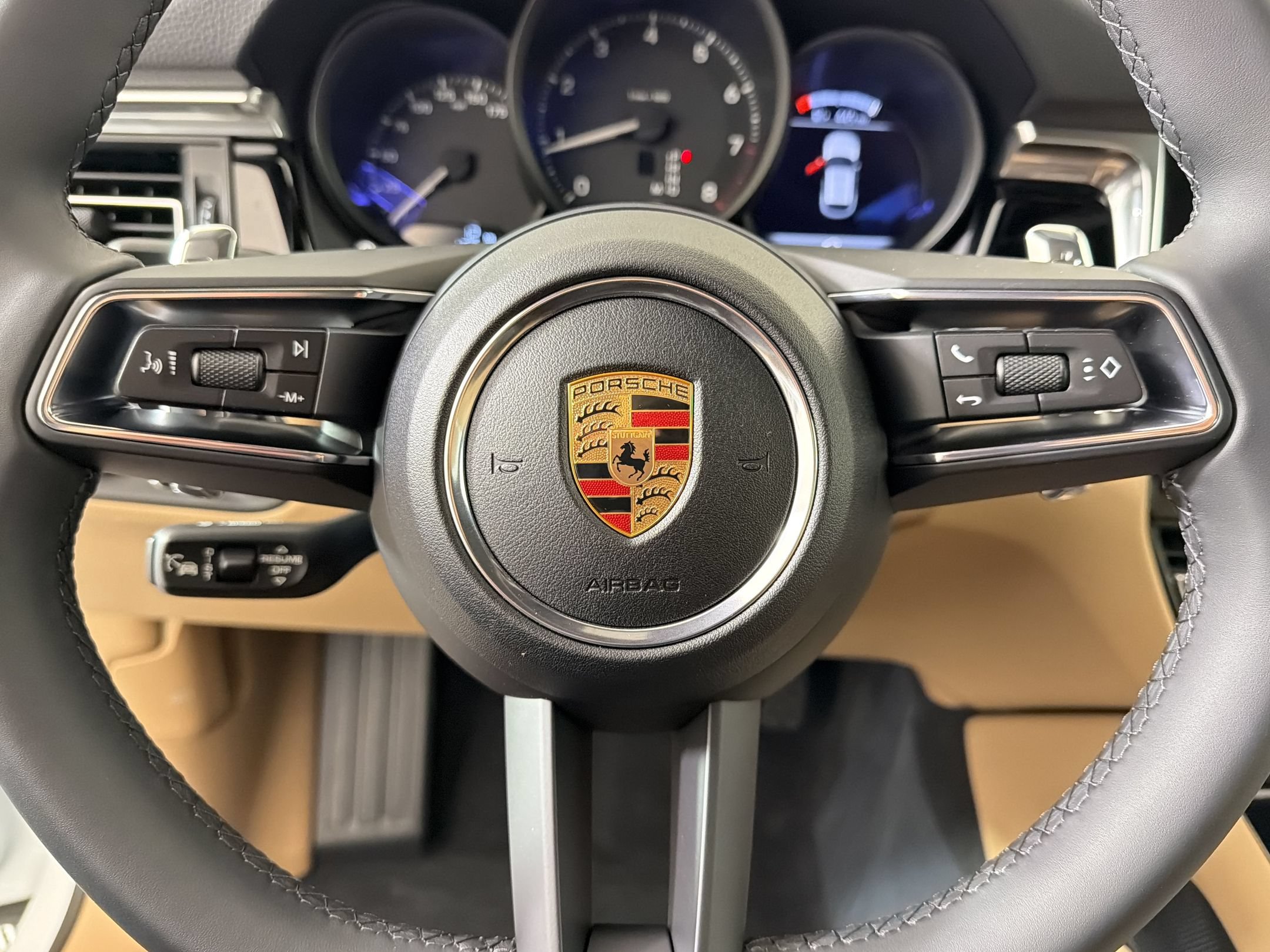 Used 2026 Porsche Macan AWD/4WD image 24