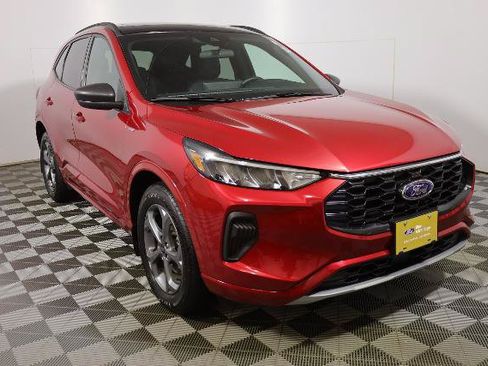 Certified 2023 Ford Escape ST-Line w/ Tech Pack #1 AWD/4WD image 4