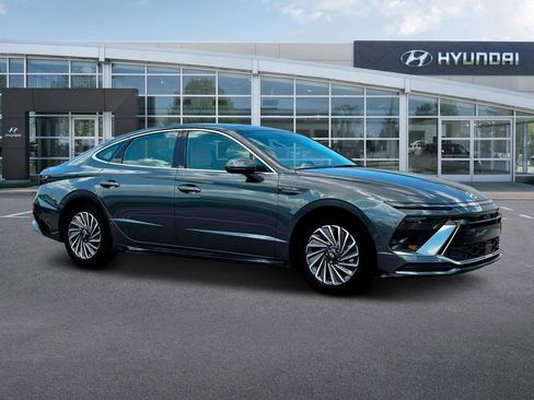 New 2025 Hyundai Sonata Limited image 10