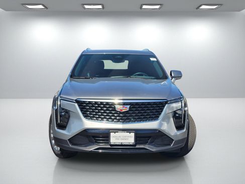 Certified 2024 Cadillac XT4 Premium Luxury image 2