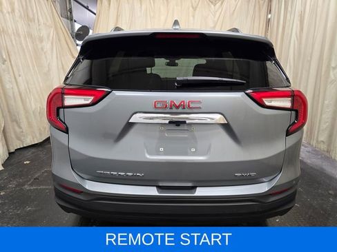 Used 2023 GMC Terrain SLE w/ Driver Convenience Package image 8