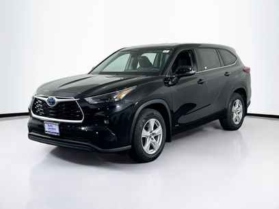 Used 2023 Toyota Highlander LE