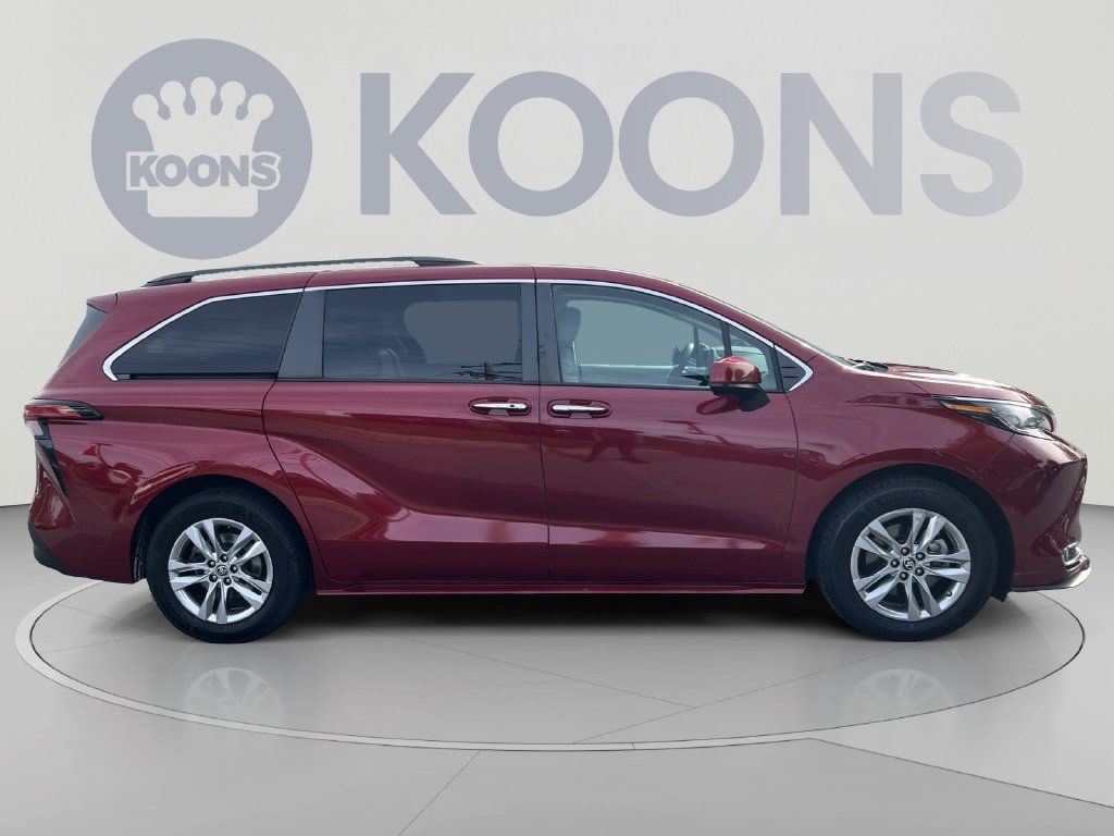 Used 2022 Toyota Sienna XLE w/ XLE Plus Package AWD/4WD image 8
