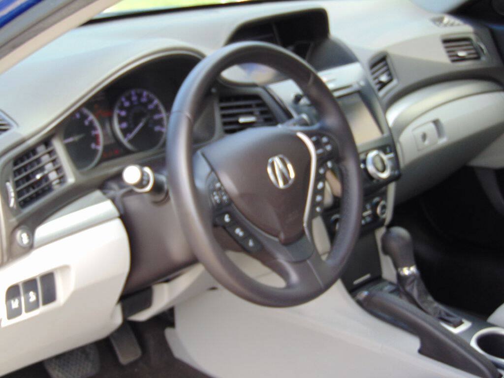 Used 2017 Acura ILX w/ Premium Package FWD image 17