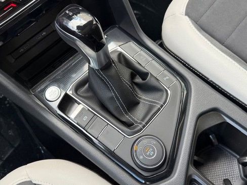 New 2025 Volkswagen Taos SE image 23