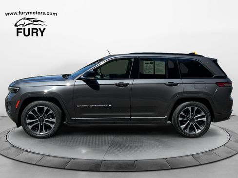 Used 2025 Jeep Grand Cherokee Overland w/ Trailer Tow Package AWD/4WD image 6