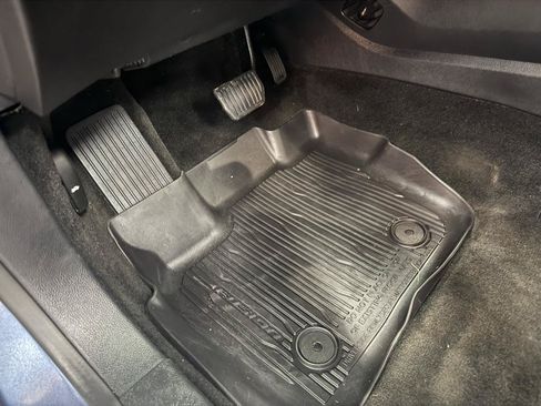 Used 2018 Ford Fusion SE w/ Fusion SE Technology Package FWD image 13