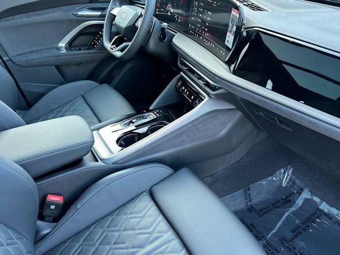 New 2025 Audi SQ5 Premium Plus image 15