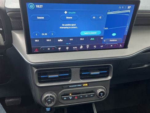 New 2025 Ford Maverick Lobo image 17