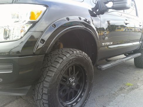 Used 2021 Nissan Titan SV w/ SV Convenience Package AWD/4WD image 20