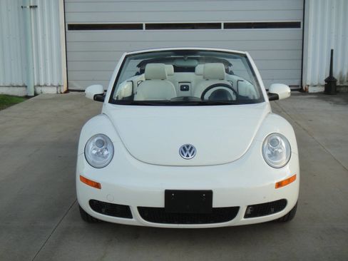 Used 2007 Volkswagen Beetle Triple White Edition image 3