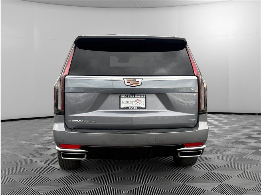 Used 2021 Cadillac Escalade Luxury AWD/4WD image 4