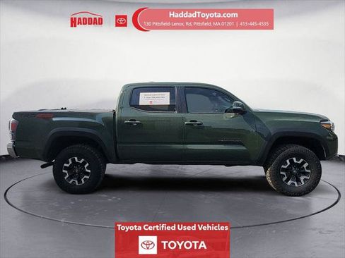 Certified 2022 Toyota Tacoma TRD Off-Road AWD/4WD image 7