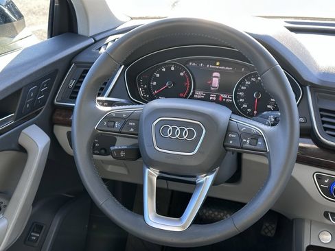 Used 2019 Audi Q5 2.0T Premium w/ Convenience Package image 12