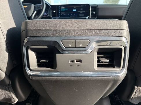 Used 2024 Chevrolet Silverado 1500 High Country w/ High Country Premium Package AWD/4WD image 35