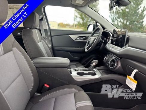 New 2025 Chevrolet Blazer LT w/ Convenience Package image 13