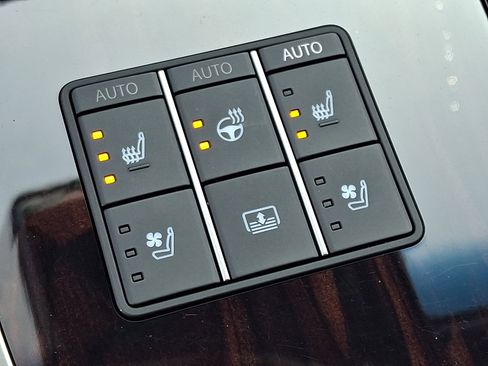 Certified 2023 Lexus LS 500 AWD w/ Luxury Package image 25