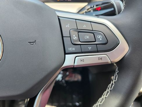 New 2025 Volkswagen Tiguan SE image 7