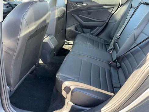 Used 2024 Volkswagen Jetta SE image 14
