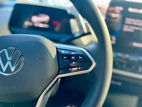 Used 2023 Volkswagen ID.4 Pro image 18