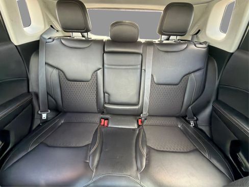 Used 2018 Jeep Compass Latitude AWD/4WD image 31