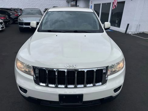 Used 2012 Jeep Grand Cherokee Laredo w/ Laredo E Group image 16